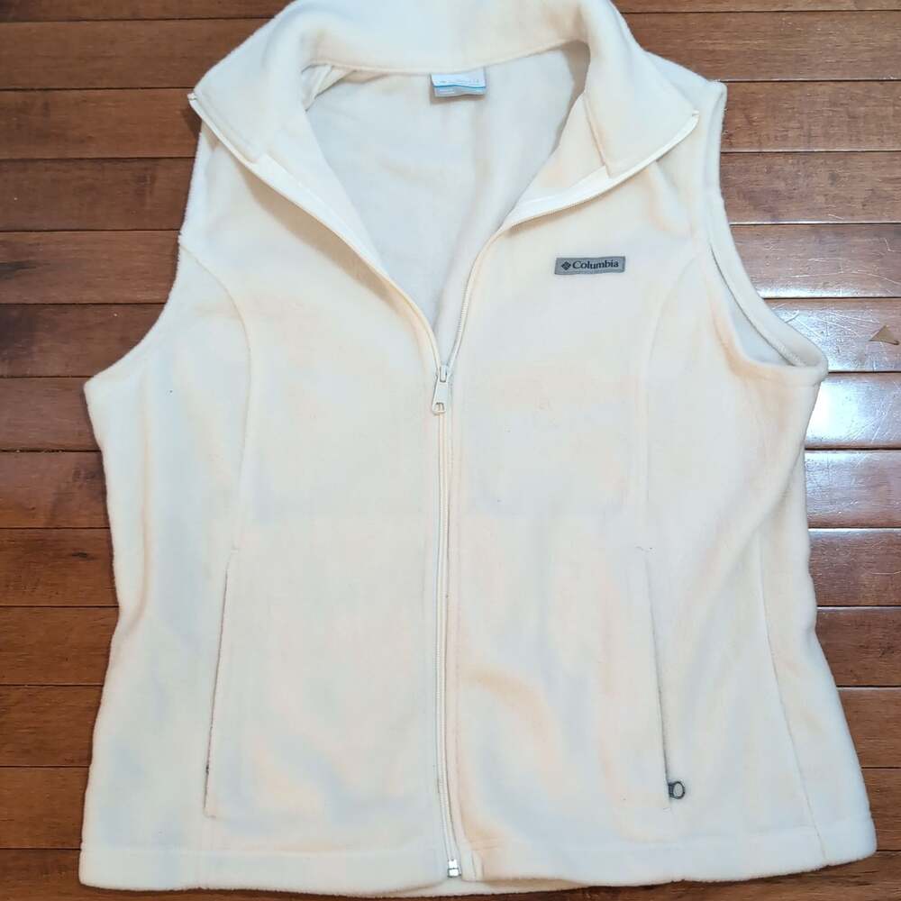 Columbia Women's Benton Springs Full Zip Fleece Vest in Sea Salt White